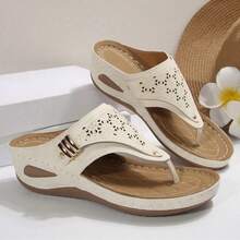 2026 New Style Women's Wedge Heel Flip-Flops - Breathable Hollow-Out Toe & Clip Design, Lightweight Synthetic Cover Sandals With Cushioned EVA Insole & Non-Slip PVC Sole, Slip-On All-Season Casual Shoes, Comfortable Footwear, Crisscross Strap Design, Durable Traction Footwear - 白色升級款 - 查看 4