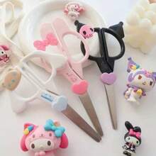 Sanrio 1/件 Hello Kitty Kuromi Cinnamon Roll 手持剪刀，可愛切割文具，學校辦公用品禮品，附塑膠蝴蝶結手柄與心形刀片，適用於紙板切割，婚禮、情人節、生日禮物、旅行配件、節日派對 - 卡通 - 查看 7