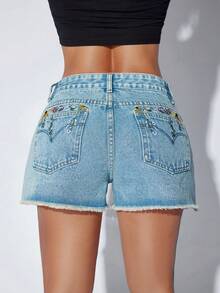 Low-Waist Fitted Casual Blue Side Pocket Curved Hem Women's Denim Shorts - Medium Wash - View 2
