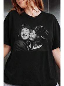 Camiseta de la Rivalidad Caliente, Ilya Rozanov y Shane Hollander, Connor Storrie y  Sonriendos - Negro - Ver 6