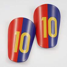 1 đôi bảo vệ ống chân bóng đá mini màu đỏ và xanh dương họa tiết số 10 lồng vào nhau - Thoải mái khi đeo, chống mài mòn. - Nhiều màu - Xem 13