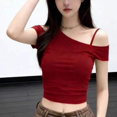性感别致红色露肩无袖T恤，独特时尚修身女式上衣，夏季休闲款