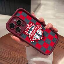 Logotipo del Toronto FC sobre fondo a cuadros. Esta elegante funda es compatible con Samsung, Apple, OPPO, , etc. Fabricada en TPU flexible, resistente a golpes y arañazos, ofrece una excelente protección contra caídas y un agarre cómodo. Es un regalo ideal para familiares, amigos y seres queridos, y una opción perfecta para festivales. - Burdeos - Ver 2