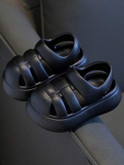 2026夏季新款儿童镂空凉鞋，简约时尚，一脚蹬设计，防撞防踢，适合居家、休闲、户外、沙滩等场合，尺码齐全，小号/中号/大号儿童均有。