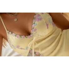 Valentine's Day Floral Embroidery, Lace Sleeveless Mini Dress, See-Through Mesh Satin Shoulder Straps Stitched Together, V-Neck Lace Trimmed Pajama Underwear - 黃色 - 查看 2