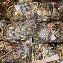 Bohemian Mystery Jewelry Jar, Women's Surprise Jewelry Set, Butterfly/Moon/Star/Cross Charms, Alt & Classy Styles, For Parties & Gifting - 神秘隨機 - 查看 3