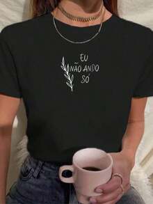 Camiseta Feminina Frase Eu Não Ando Só Minimalista Tumblr Motivacional 100% Algodão - Preto - Visão 1