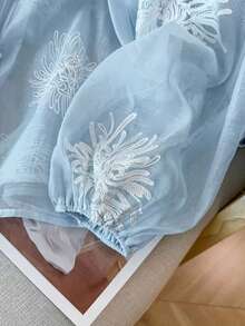 女款半透梭織V領襯衫，主教袖長袖，花卉刺繡，波希米亞風上衣，適合春夏秋季穿著 - 淺藍色 - 查看 6