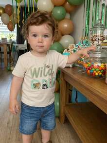 Conjunto de primer cumpleaños para bebé niño, camiseta de manga corta con cuello redondo y estampado animal de una letra salvaje, ropa de verano para niños pequeños - Beis - Ver 3