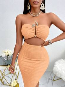 Robe d'été élégante Amarilo Vacation, sexy, avec découpes, boutons sur le côté et fente ajustée - Corail - Voir 5