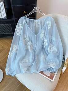女款半透梭織V領襯衫，主教袖長袖，花卉刺繡，波希米亞風上衣，適合春夏秋季穿著 - 淺藍色 - 查看 1