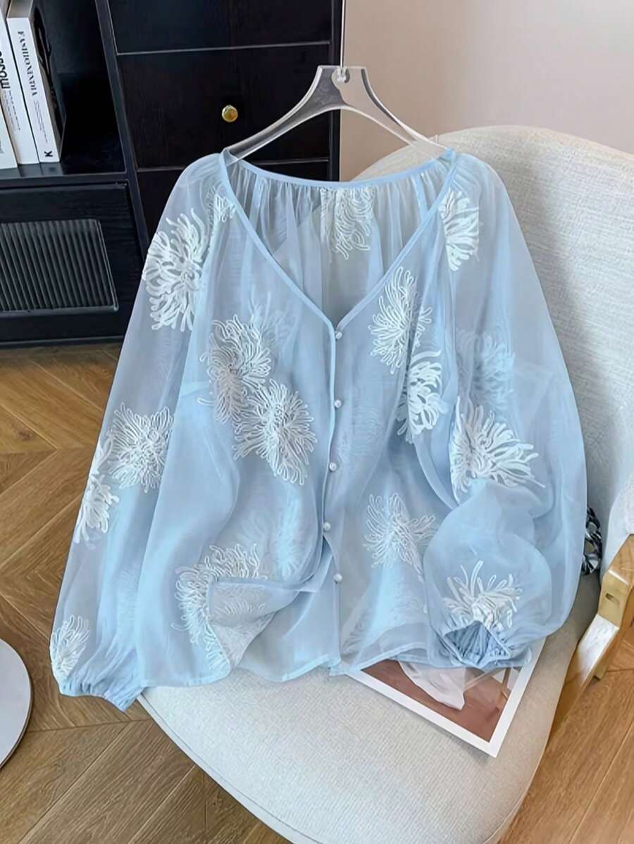 女款半透梭織V領襯衫,主教袖長袖,花卉刺繡,波希米亞風上衣,適合春夏秋季穿著 - 淺藍色 - 查看 1