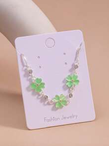 A Clover Lucky Pendant Bracelet With Light Luxury And Niche Design, Charming Women's Jewelry (Excluding Cards) - Four-leaf Clover - View 9