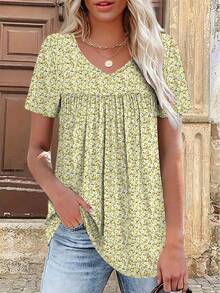Camiseta casual de vacaciones de manga corta con cuello en V y fruncido con estampado floral pequeño para mujer talla grande, amarillo de verano - Amarillo - Ver 2