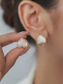 1对简约优雅百搭闪亮立方氧化锆心形、方形、水滴形、圆形黄铜耳钉，是送给女性、女孩、女友、母亲的理想日常佩戴礼物。 - 彩色 - 查看 4