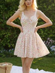 女士优雅粉色碎花吊带系带褶皱腰部喇叭迷你连衣裙，时尚性感夏日连衣裙，浪漫花园野餐装 - 淺粉色 - 查看 3