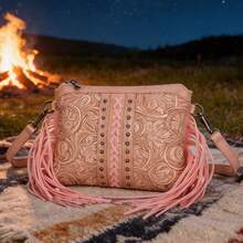 时尚PU大容量流苏斜挎包，女士多隔层设计，复古波西米亚西部风，饰以流苏、铆钉和编织工艺。可肩背/斜挎，配有可拆卸可调节肩带。是购物、户外活动、旅行和郊游的理想之选。也是馈赠亲朋好友的完美礼物。 - 彩色 - 查看 7