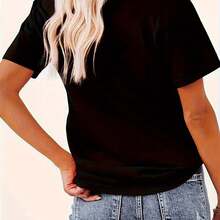 Women'S Motherhood Graphic T-Shirt - Never Underestimate A Mom Who Listens To Bon Jovi Tee - Lightweight Breathable Polyester Shirt For Everyday & Special Occasions - Perfect Gift For Music Lovers - Casual Maternity Top, Mom Shirt, Casual Wear, Round Neckline, Durable Comfort, Comfortable Fit, Home Wear, Inspirational Design, Soft Material, Short Sleeve Top, New Moms - 黑色 - 查看 3