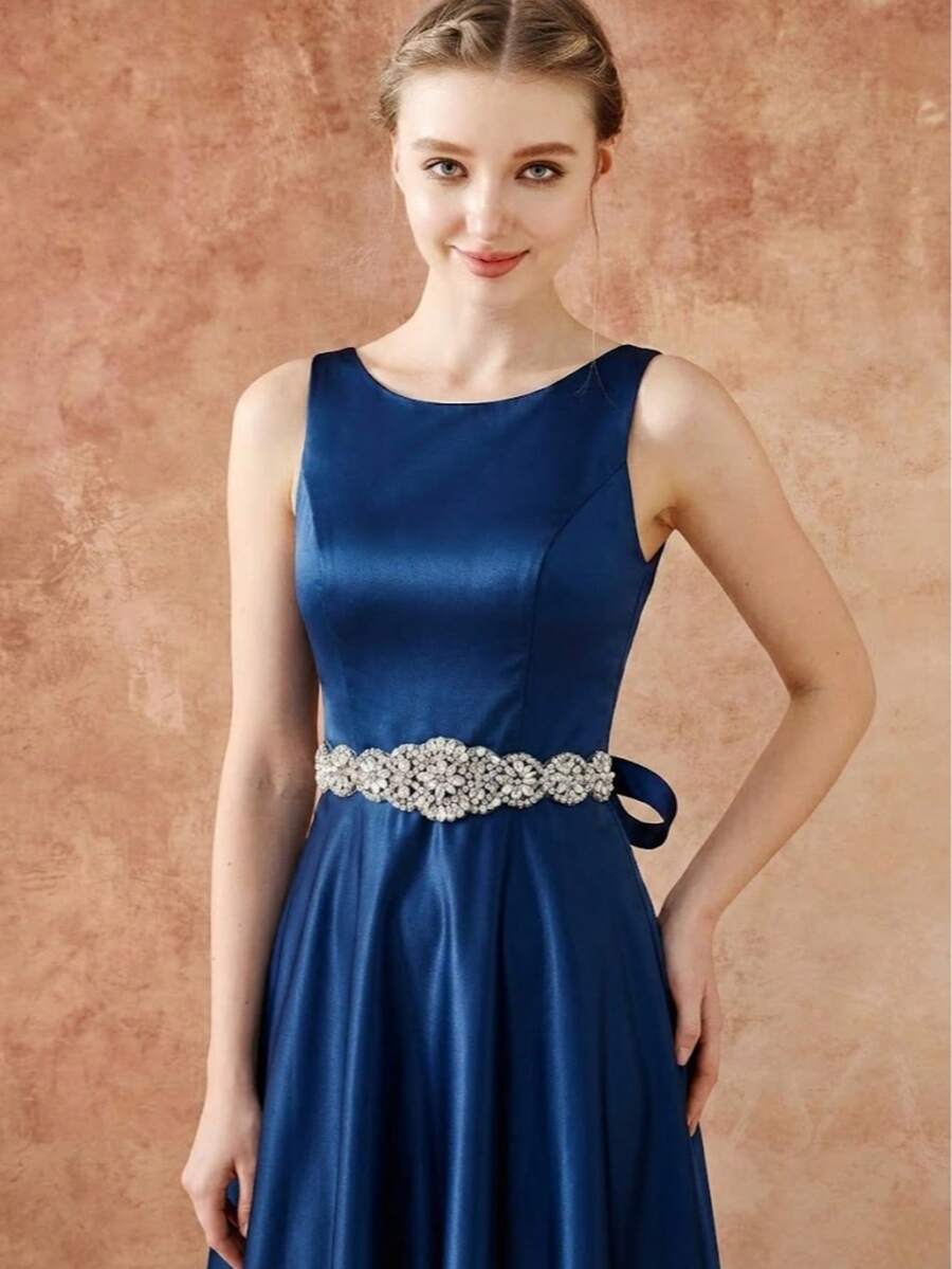 1件奢华手工镶钻新娘腰带，用于婚纱装饰