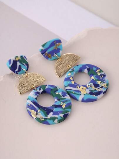 一对手工制作的软陶蓝色纹理金箔几何拼接奢华派对/节日耳环，适合女性佩戴，可用于聚会、旅行、度假、送礼等场合，多种颜色可选。