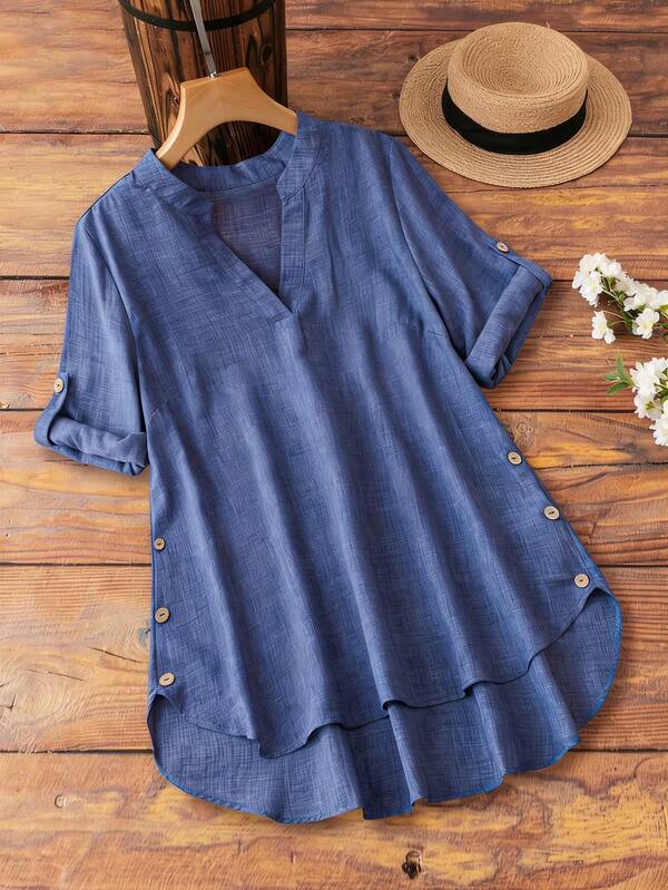 Camisa casual azul com decote em V profundo e mangas curtas, tamanho grande, estilo de verão