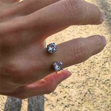 VKHK 1 chiếc nhẫn sang trọng mạ vàng 18K bằng thép không gỉ, đính đá Zirconia lấp lánh, thích hợp cho nữ giới đeo trong đám cưới hoặc làm quà tặng. - chiếc nhẫn kim cương - Xem 3