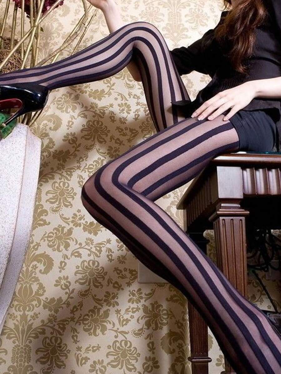 1 Pair Women's Vertical Striped Sheer Mesh Stockings, Retro Sexy Ladder-Resistant Black Vertical Stripe Pantyhose, Suitable For Parties, Daily Wear, Dates, Holidays - Black - View 1
