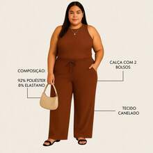 Conjunto Plus Size Canelado Pantalona Wide Leg Com Bolso Regata Canelada Feminina - Vinho - Visão 3