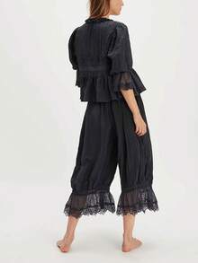 Women Lace Trim Long Bloomers Elastic Mid Rise Ruffle Pantaloons Cropped Flared Slips Pants Pajama - 黑色 - 查看 3