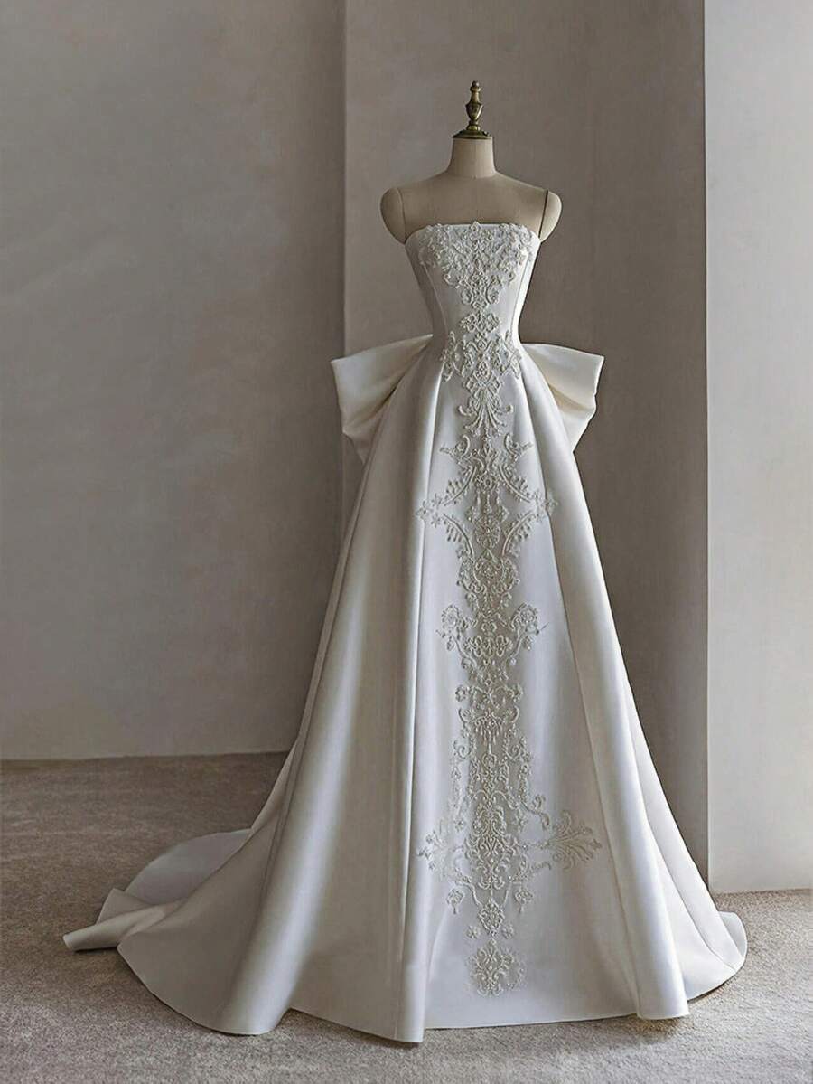 Exquisite Strapless A-Line Wedding Dress With Open Back In Satin – Sophisticated Floor-Length Bridal Gown Featuring A Flattering Corset Bustier, Chic Backless Design, And Lustrous Satin Silhouette, Perfect For Weddings, Christmas Galas, Halloween Balls, Formal Dances, Birthday Celebrations, And Special Evening Events. A Versatile Choice For Wedding Receptions, Holiday Parties, Anniversary Dinners, Luxury Getaways, Black-Tie Occasions, Cocktail Gatherings, Bridal Showers, Wedding Guest Attire, Graduation Formals, Homecoming Events, And As A Modern Bridesmaid Or Festive Evening Gown. - 白色 - 查看 1