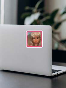 搞笑惊讶娃娃脸贴纸 - 病毒式反应表情贴纸，美学失控女孩幽默贴纸，适用于笔记本电脑和 Kindle，带有傲娇粉色边框的装饰礼品贴纸 - 彩色 - 查看 7