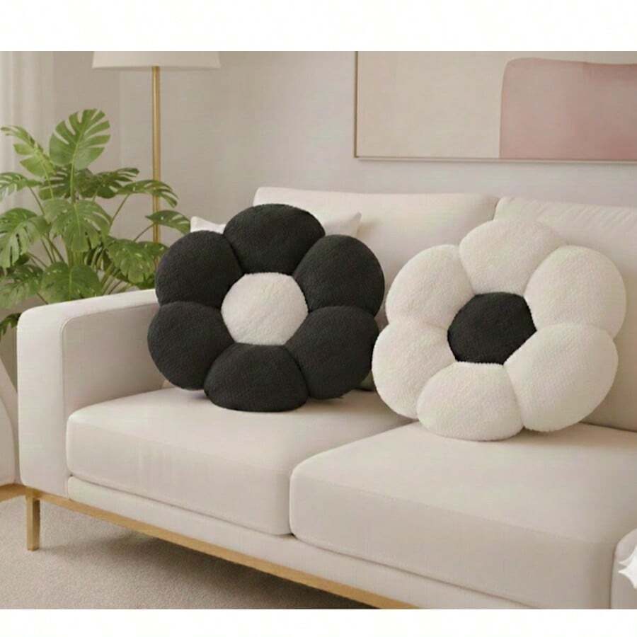 2 Pieces Daisy- Ultrashaped-Soft Plush Seat/Mat - 45x45 Cm - Made In Türkiye - Black and White - View 1