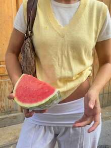 女士夏季针织上衣，二合一设计，心形装饰，适合夏季、海滩、街头、日常、工作、办公室派对、郊游、嘉年华、音乐节、情人节、聚会等场合。 - 黃色 - 查看 1