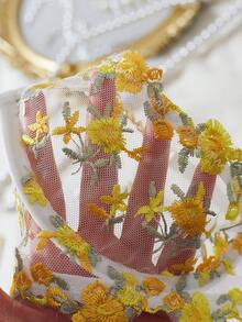 1 Bộ đồ lót gợi cảm dành cho nữ, chất liệu lưới xuyên thấu thêu hoa, viền ren, dây xích vàng, áo ngực và quần lót thiết kế xẻ tà 1/4 có thể điều chỉnh, 2 món. - Nhiều màu - Xem 6