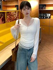 V-Neck Lace Ruched Jacquard Long Sleeve Fitted T-Shirt Undershirt, Random Fabric Piece - White - View 2