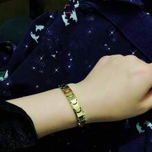 1pc Fashionable Titanium Steel Women's Bracelet, Vacuum Electroplated Gold, Black, Rose Gold Jewelry, Personalized Black Gold, Embedded With 18pcs Magnets, Suitable For Daily Wear And Party, Holiday Gift For Family And Friends - Arrow-shaped Men's and Women's Models - View 3