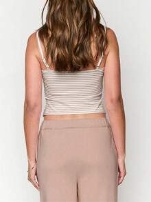 VIVINA 女士简约时尚休闲日常百搭条纹针织开襟纽扣吊带背心，适合外出、约会、居家休闲和夏季派对等场合。 - 杏色 - 查看 2