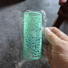 斗鱼在隧道里休息，小鱼虾则躲在小鱼虾棚里，紧紧地贴着管道。 - 歡樂水族 - 查看 5