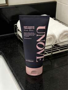 1 支 Unove 柔顺修护发膜 - 花香型 (150ml)，富含蛋白质，深层填充受损毛鳞片，改善干燥和分叉，令秀发柔软顺滑，富有弹性，并散发清新持久的香气。冰爽焕活精华液 - 正裝 - 查看 5