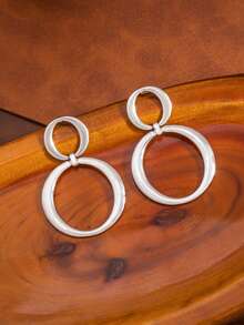 1pc Geometric Hoop Earrings, Charming Design Suitable For Women, Versatile For Commuting And Daily Wear - Silver Plain Ring - View 3