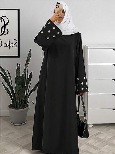 1PC Women's Ramadan Abaya – Black Maxi Dress With White Floral Embroidery On Sleeves, Scoop Neck Long Sleeve Modest Gown In Smooth Woven Fabric, Elegant Islamic Clothing For Iftar Party & Eid Celebration