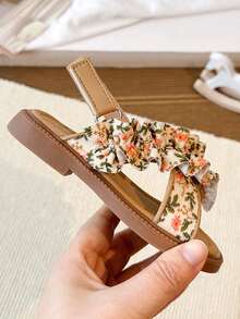 1 Pair Girls Hollow Breathable Princess Flat Sandals, Children Soft Bottom Non-Slip Student Campus Shoes, Infant Toddler Walking Shoes, Versatile Fashion Casual British Style Roman Sandals, Suitable For Summer Wear - Yellow - View 8