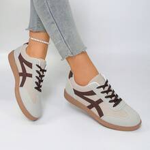 轻便流行的系带休闲白色运动鞋，软底平底德国运动鞋，时尚休闲轻便跑步鞋 - 米色 - 查看 10