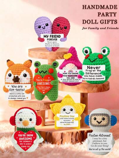 1件手工钩织桌面摆件，可爱动植物造型，手工毛绒玩偶，是送给闺蜜、女友、姐妹、妈妈、奶奶、同事、家人的完美生日礼物，也可作钥匙扣，传递正能量，适合派对、情人节、母亲节、感恩节等场合，也可作毛绒玩偶、房间装饰、小礼物或纪念品。