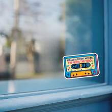 1张“请耐心等待，我来自1900年代”贴纸，趣味磁带笔记本电脑贴纸，复古90年代混音带黑胶唱片贴纸，千禧一代礼物，防水易撕水瓶贴纸，复古磁带保温杯贴纸，潮流怀旧笔记本贴纸，送给90后学生的完美礼物，讽刺老灵魂汽车贴纸，易贴复古笔记本电脑黑胶唱片贴纸，趣味1900年代幽默水瓶贴纸，可爱磁带笔记本装饰，80年代90年代美学保温杯黑胶唱片贴纸，送给千禧一代和X世代的理想礼物 - S1798 - 查看 10