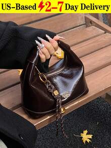 New Fashion Pu Waterproof Fabric, Letter Pattern Decoration Design, Zipper Opening And Closing, Handbags, Square Bags, Burgundy Bags, With Pendant Decoration Design, Can Be Slung, Suitable For Shopping..Equipped With An Adjustable And Detachable Strap,So It Can Be Used As A Shoulder Bag,Crossbody Bag And Tote Bag.Very Suitable For Daily Use, Shopping, Work, Travel And Even Parties.Perfect Valentine's Day Gift For Her, Best Valentine's Gift Choice Ever .Can Be Used As Thanksgiving, Halloween,Christmas Gift. - 彩色 - 查看 6