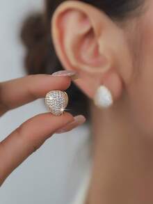 1对简约优雅百搭闪亮立方氧化锆心形、方形、水滴形、圆形黄铜耳钉，是送给女性、女孩、女友、母亲的理想日常佩戴礼物。 - 彩色 - 查看 6