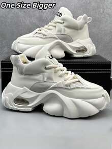 Botas blancas de tacón alto de alta calidad y talla grande para hombres, zapatillas deportivas gruesas con suela elevada y transpirables, zapatos casuales blancos de tacón alto con amortiguación de aire y suela gruesa, zapatos deportivos versátiles de alta calidad con amortiguación de aire y suela gruesa, adecuados para (logotipo en la lengua distribuido al azar) - blanquecino - Ver 2