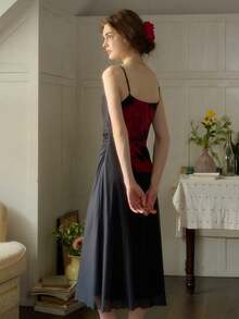 Simple Retro Women's Spring And Summer Models Holiday Style Positioning Jacquard Collision Elegant Retro Temperament Swing Collar Mid-Length Halter Dresses - Black - View 2