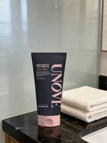 1 支 Unove 柔顺修护发膜 - 花香型 (150ml)，富含蛋白质，深层填充受损毛鳞片，改善干燥和分叉，令秀发柔软顺滑，富有弹性，并散发清新持久的香气。冰爽焕活精华液 - 正裝 - 查看 3